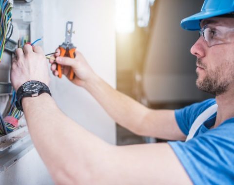 electric-technician-job_1426-1355.jpg